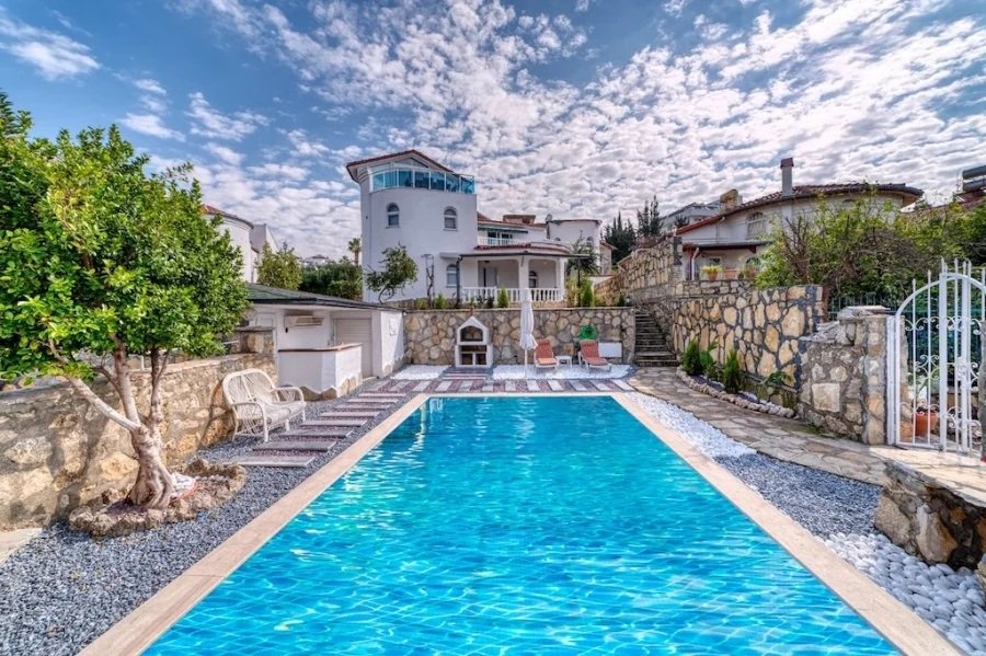 Alanya: Villa hochwertig Möbeliert und Renovierrt mit eigenem Pool 