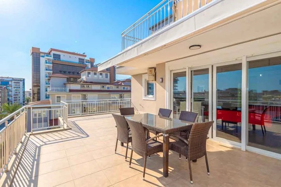 Alanya: Top renovierte Terrassenwohnung 