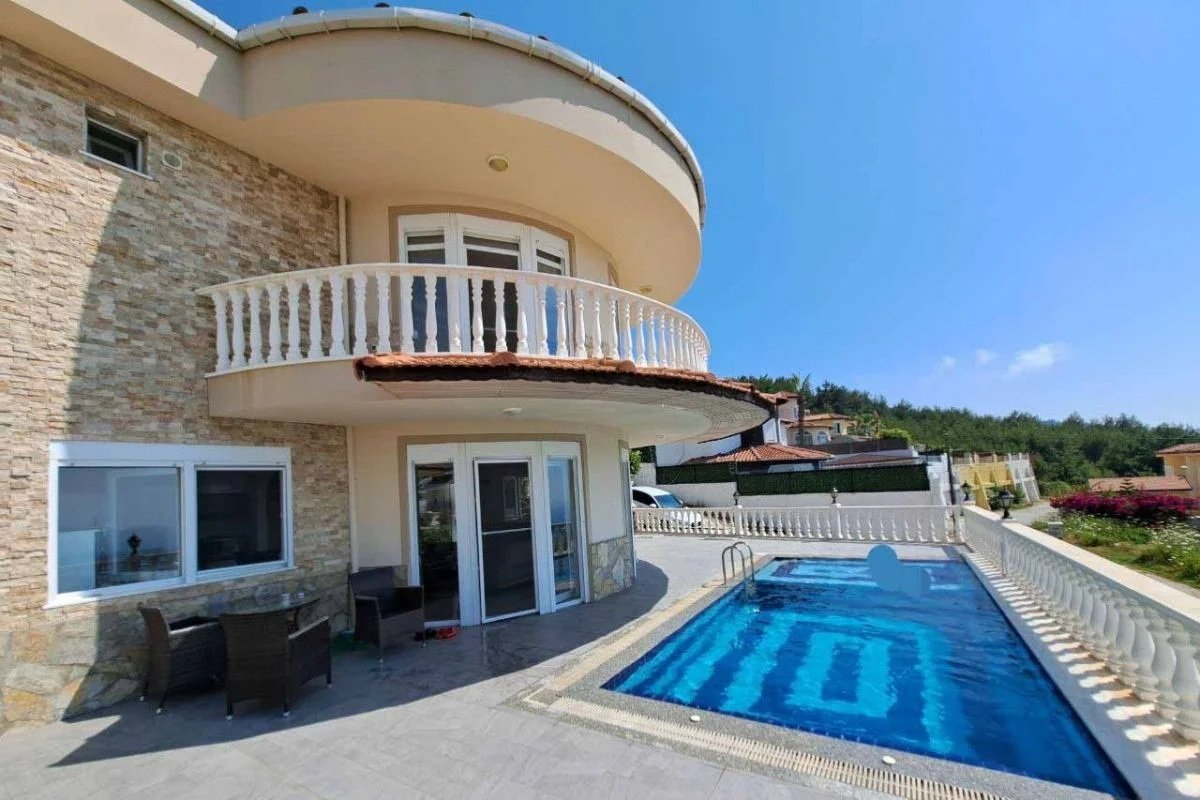 Alanya: Residenz Villa mit Pool 