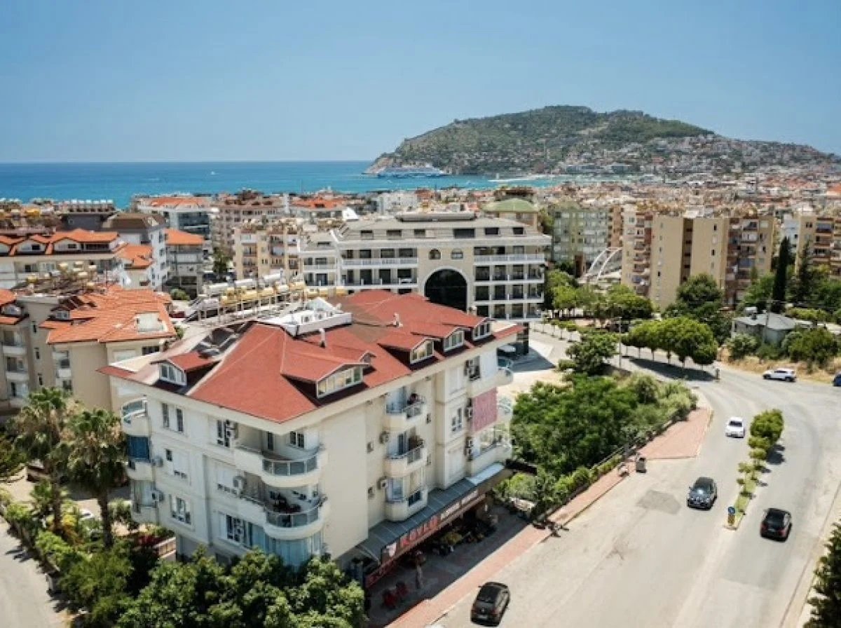 Alanya: City Wohnung mit Pool und Meerblick 